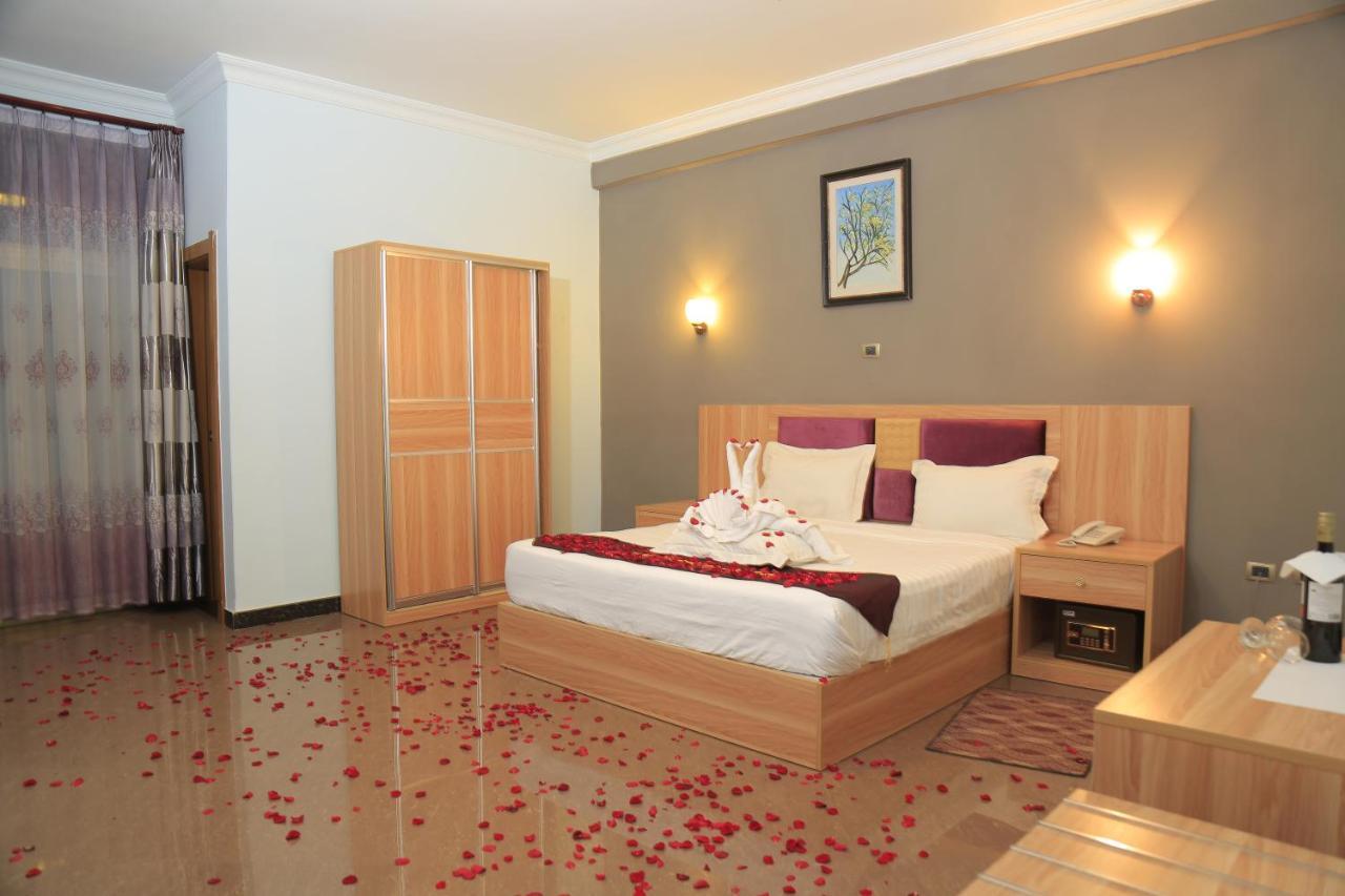 Jacaranda Hotel, Bahir Dar Exterior photo