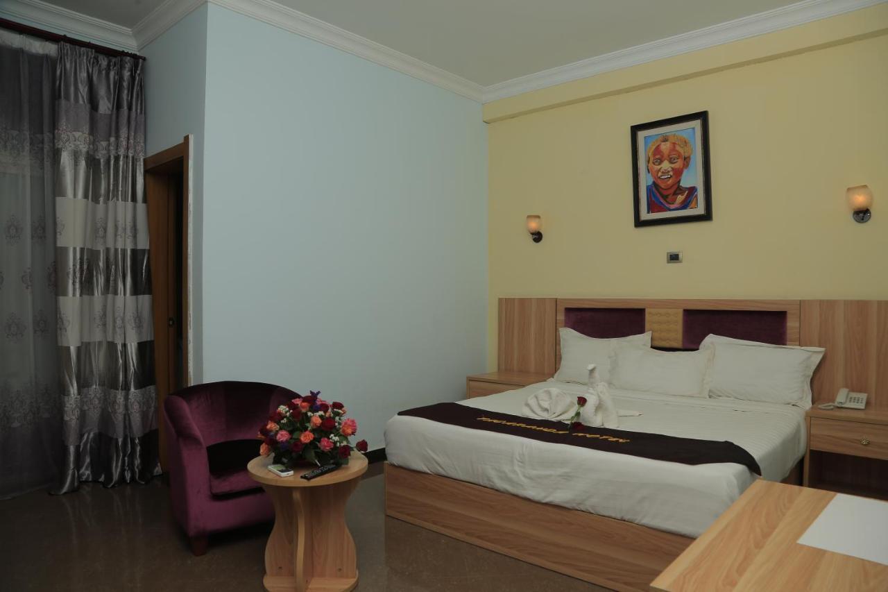 Jacaranda Hotel, Bahir Dar Exterior photo